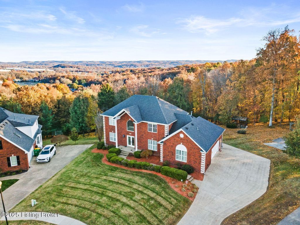 Photo of 1914 Grand Ridge Rd, Louisville, KY 40214 (MLS # 1704004)