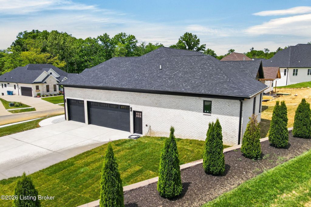 Photo of 17610 Fox Spring Way, Louisville, KY 40245 (MLS # 1718155)