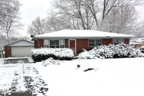 Photo of 8502 GLASER Ln, Louisville, KY 40291 (MLS # 1704687)