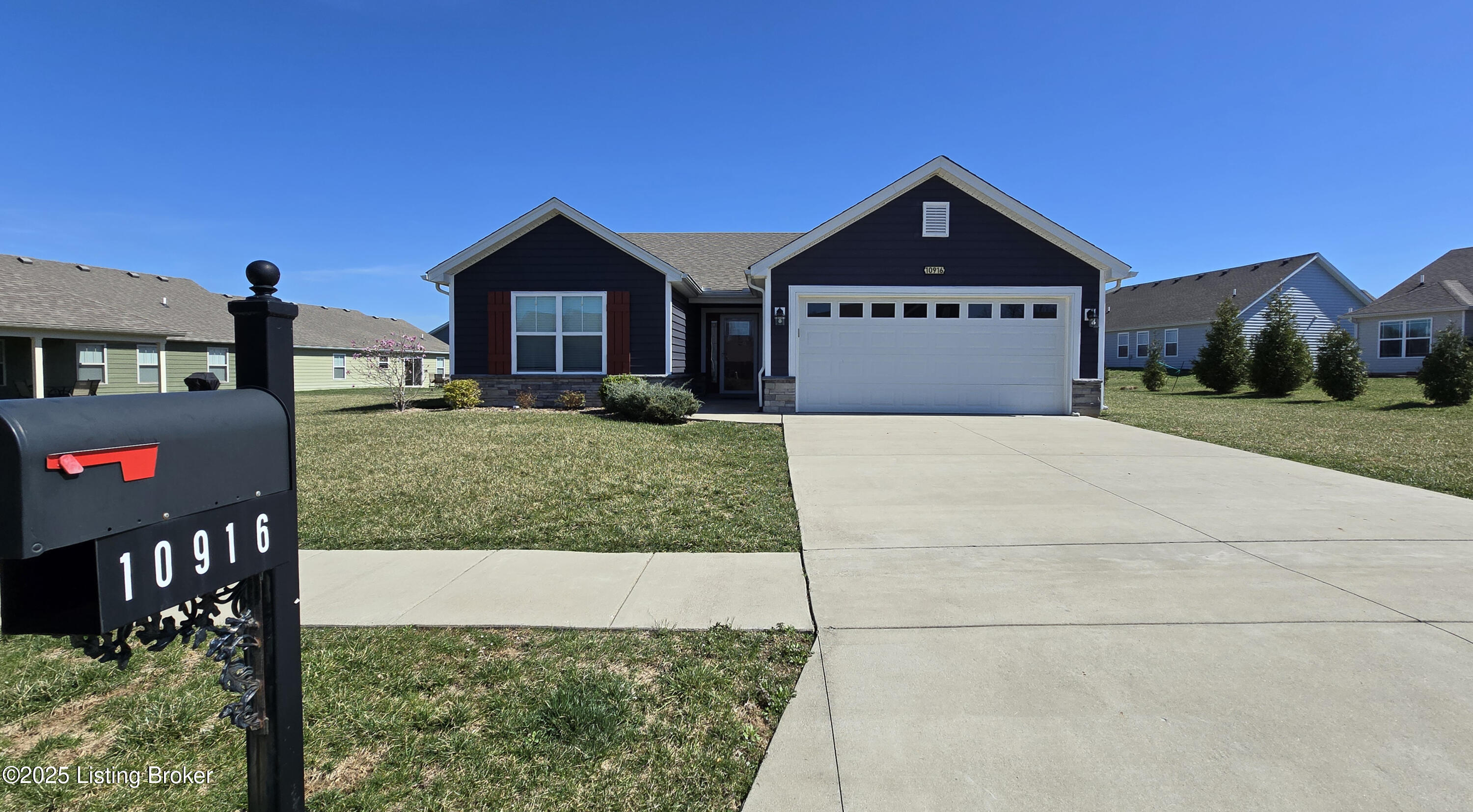10916 Pheasant Hill Cir, Louisville, Kentucky image 2