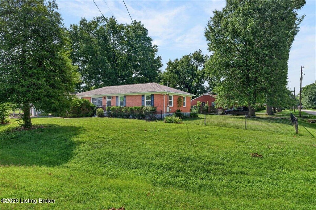 Photo of 2506 Mercer Ave, Louisville, KY 40216 (MLS # 1727197)