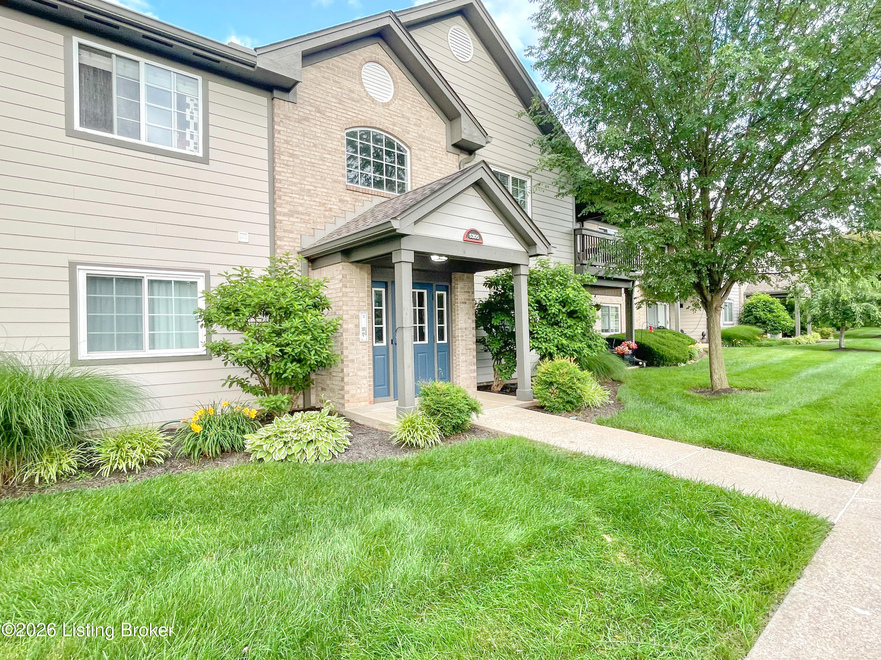 Photo 1 of 29 — 5305 Pacer Ln 204, Louisville, KY 40241