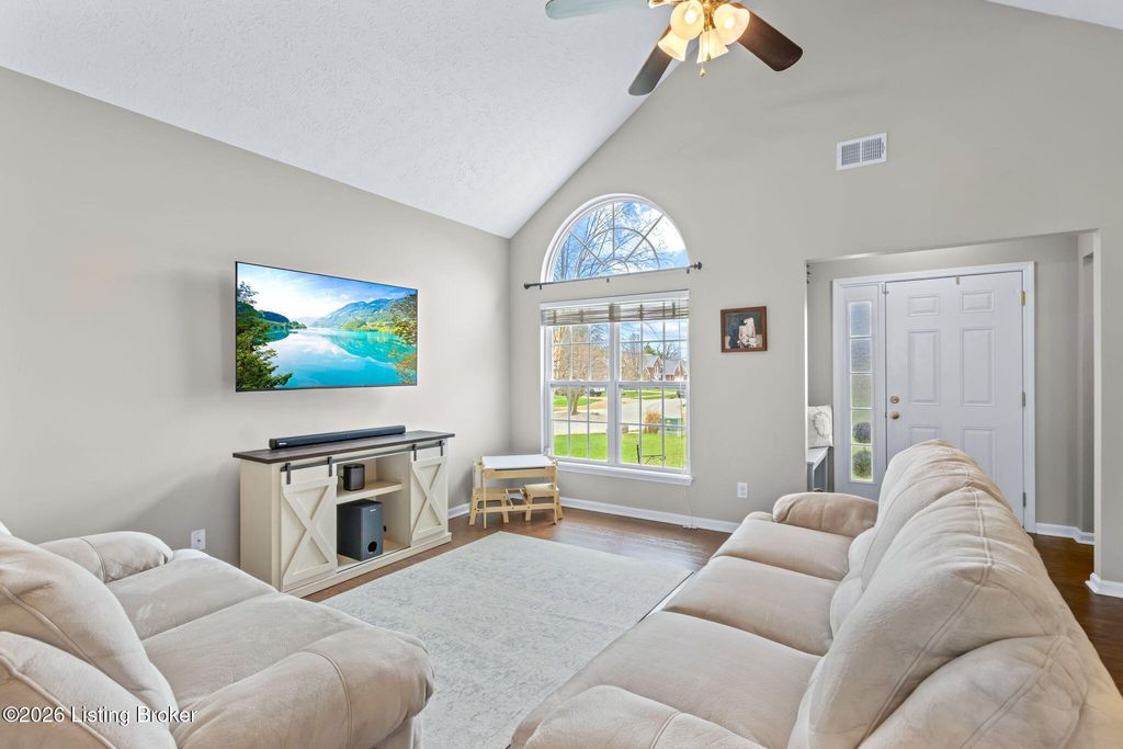 Photo of 279 Hill Terrace Dr, Mt Washington, KY 40047 (MLS # 1711003)