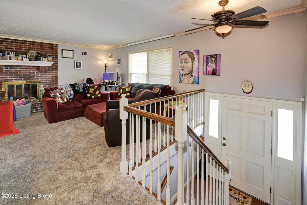 Photo of 5702 Deep Forest Ct, Louisville, KY 40214 (MLS # 1728076)
