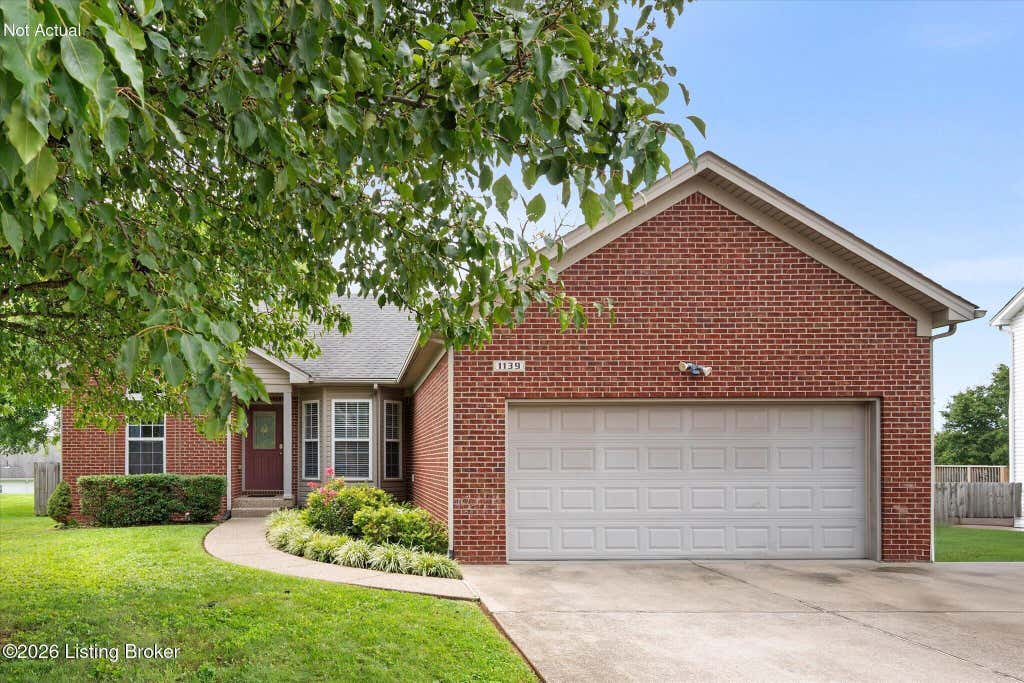 Photo of 1139 Summit Dr, Shelbyville, KY 40065 (MLS # 1726440)