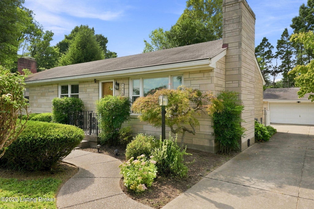 Photo of 8418 Denise Dr, Louisville, KY 40219 (MLS # 1728649)