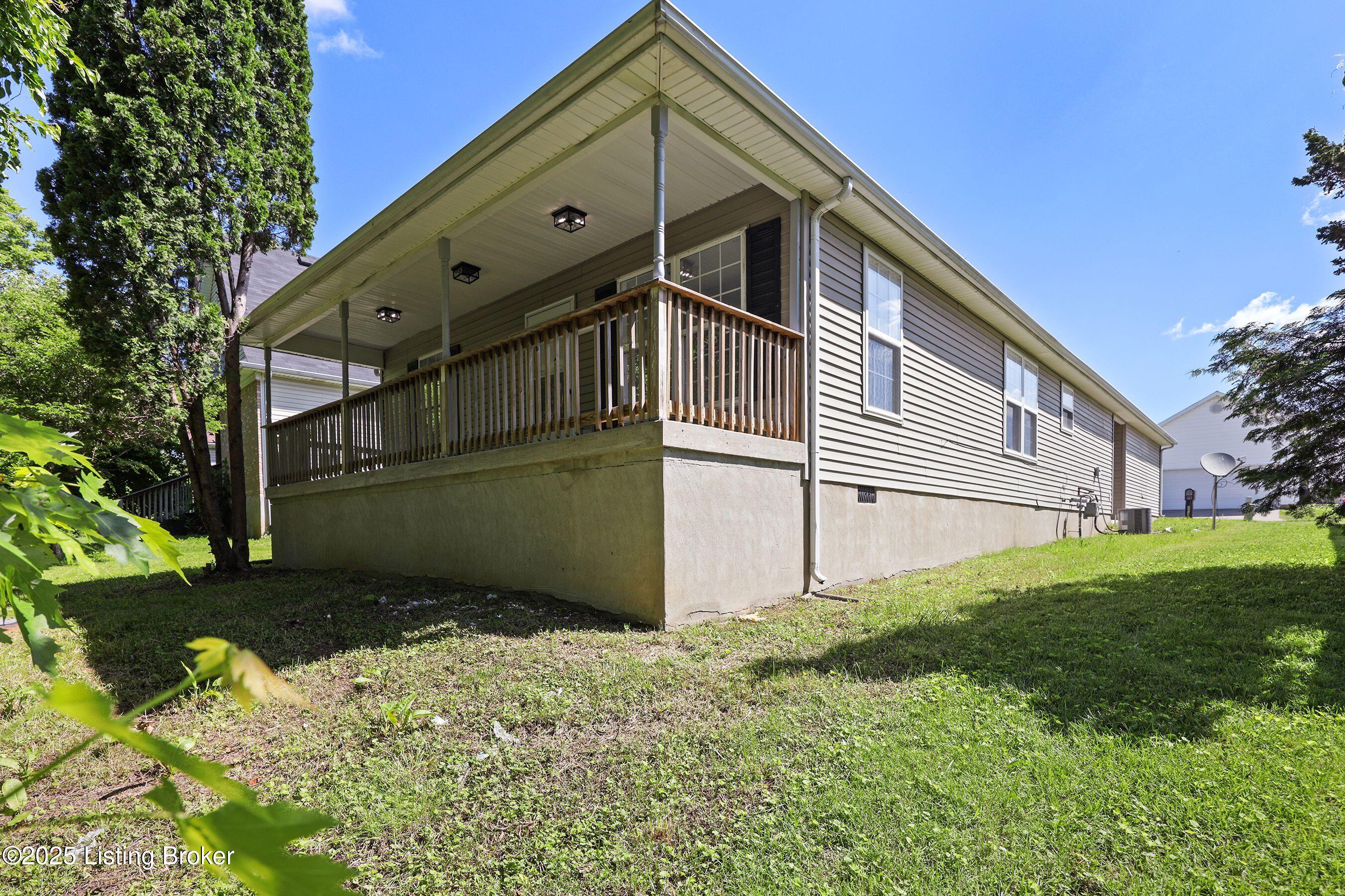 9808 Williamsborough Ln, Louisville, Pennsylvania image 3