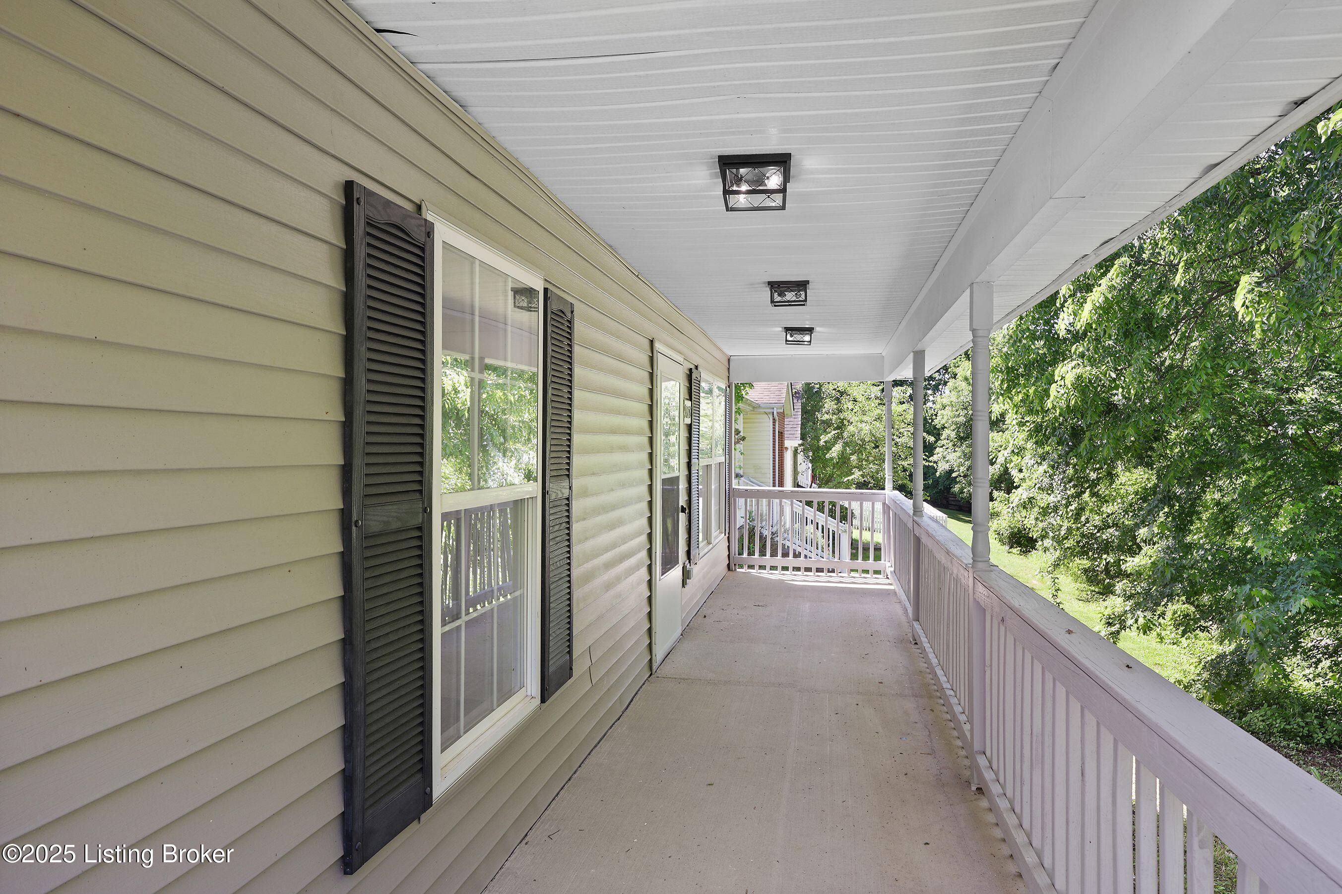 9808 Williamsborough Ln, Louisville, Pennsylvania image 4