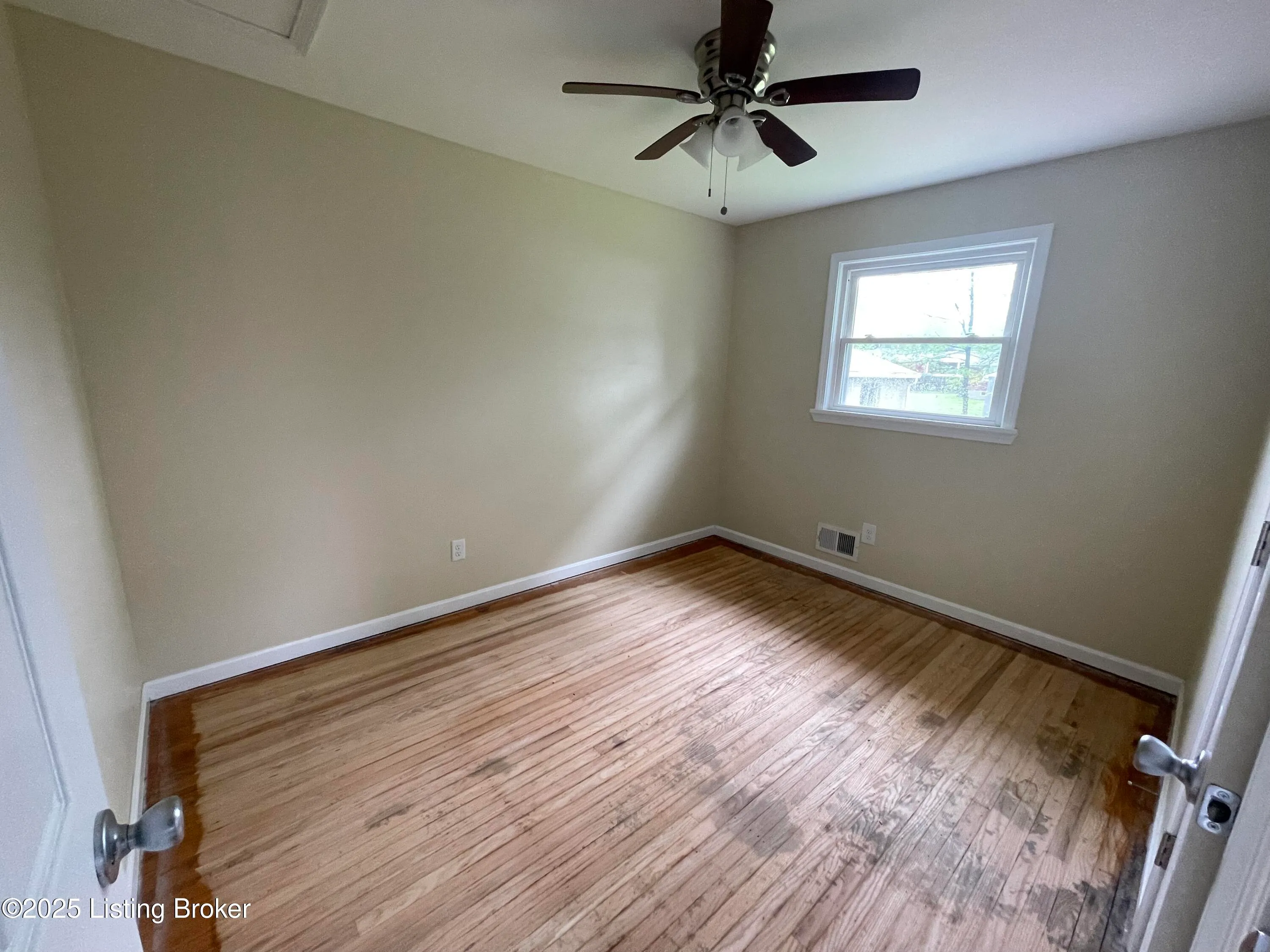 Louisville, Kentucky 40216, United States, 3 Bedrooms Bedrooms, ,2 BathroomsBathrooms,Residential,Active,150854