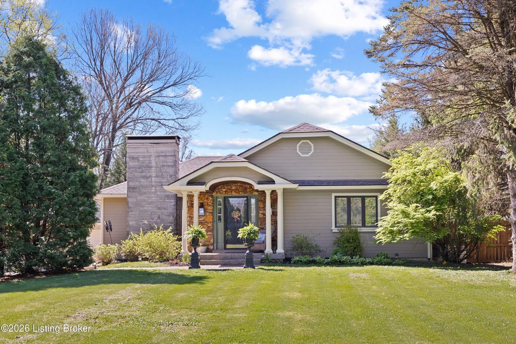 Photo of 8040 Watterson Trail, Louisville, KY 40291 (MLS # 1713928)