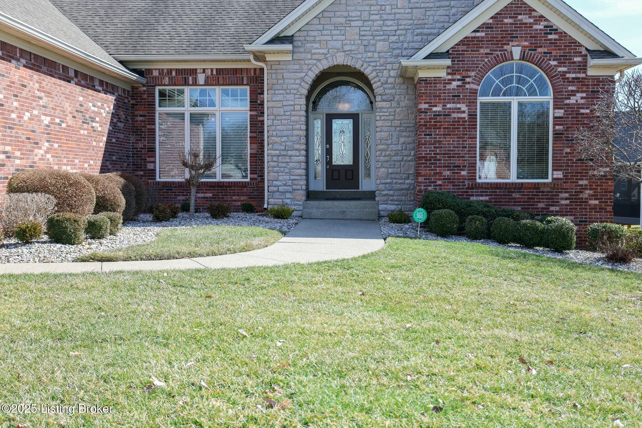 516 Locust Creek Blvd, Louisville, Pennsylvania image 2
