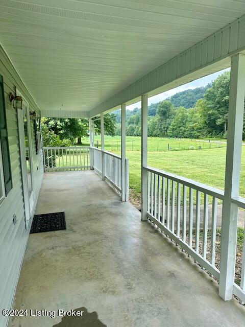 2440 S Hwy 379, Jamestown, Kentucky image 2