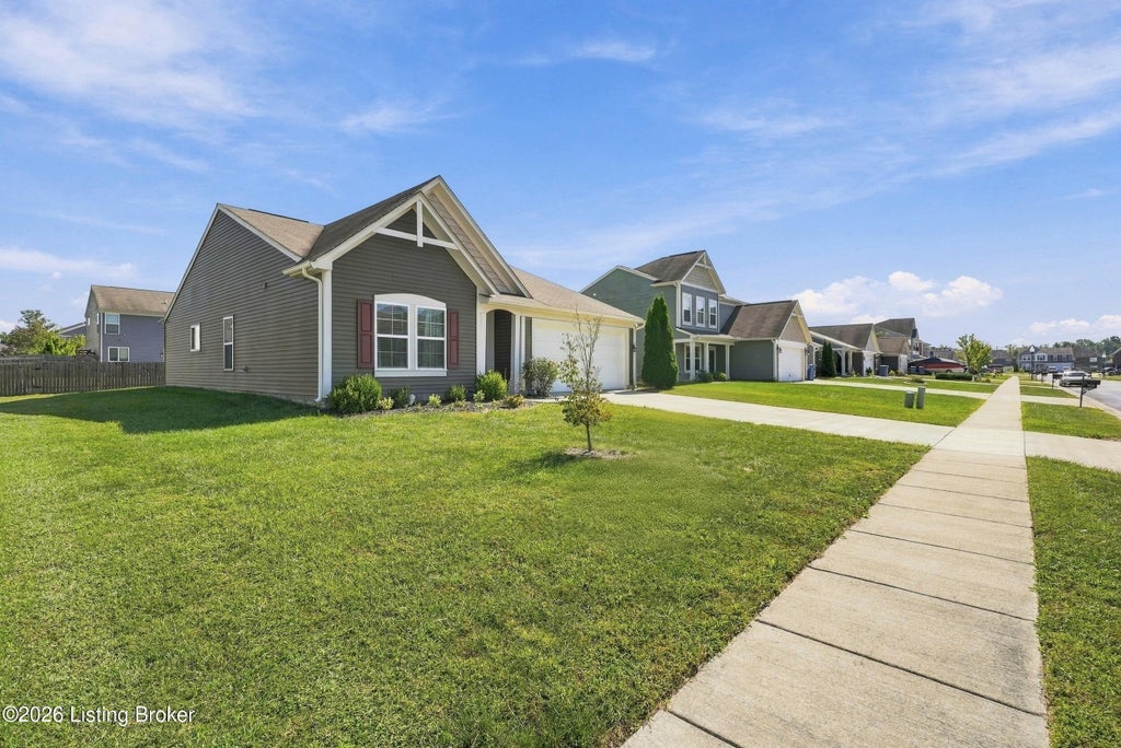 Photo of 124 Gadwall Ct, Shepherdsville, KY 40165 (MLS # 1730541)