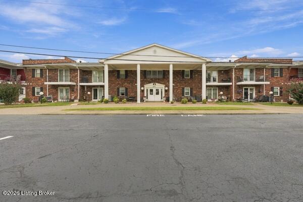 Photo of 8101 Wendamoor Dr # 8-1, Louisville, KY 40228 (MLS # 1729848)