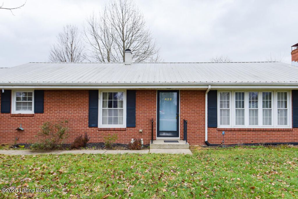 Photo of 422 Shadyview Dr, Eminence, KY 40019 (MLS # 1704538)