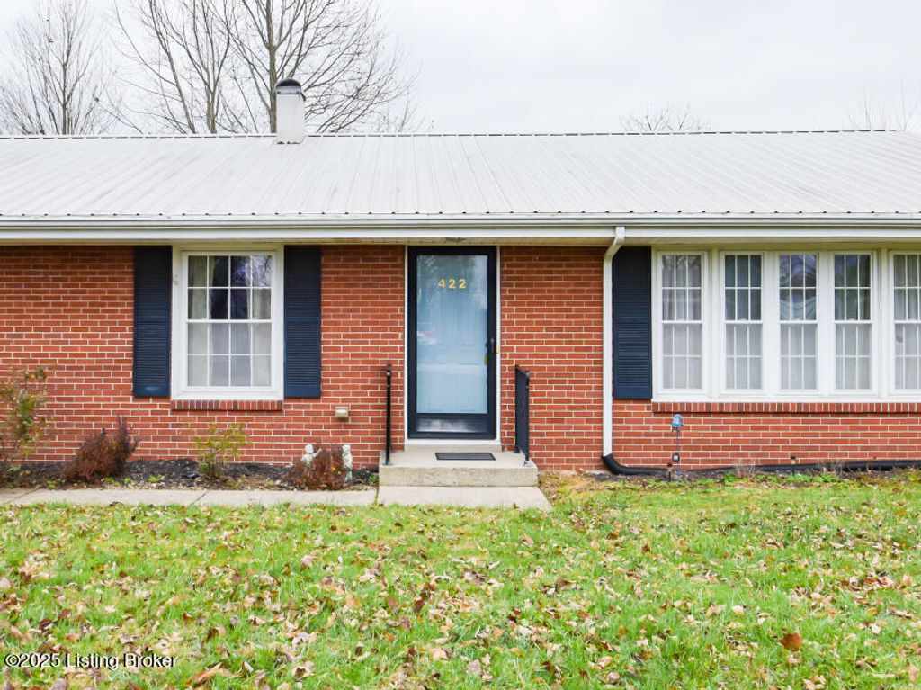 Photo of 422 Shadyview Dr, Eminence, KY 40019 (MLS # 1704538)