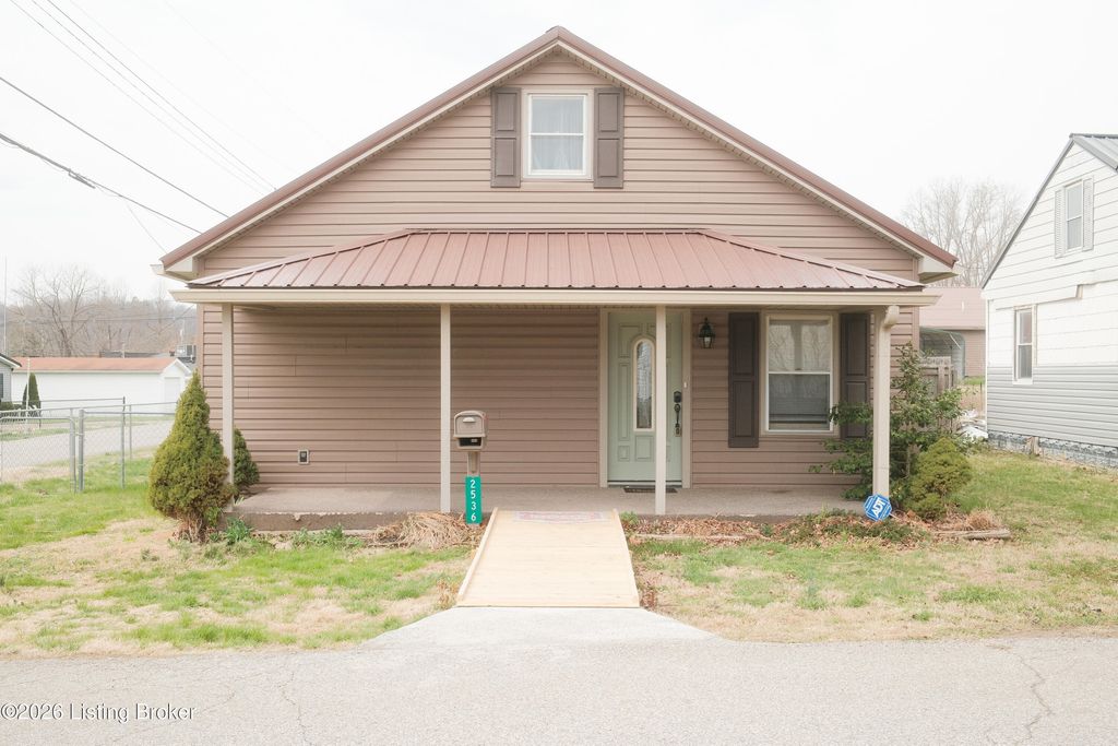 Photo of 2536 Penix St, Ashland, KY 41102 (MLS # 1712933)