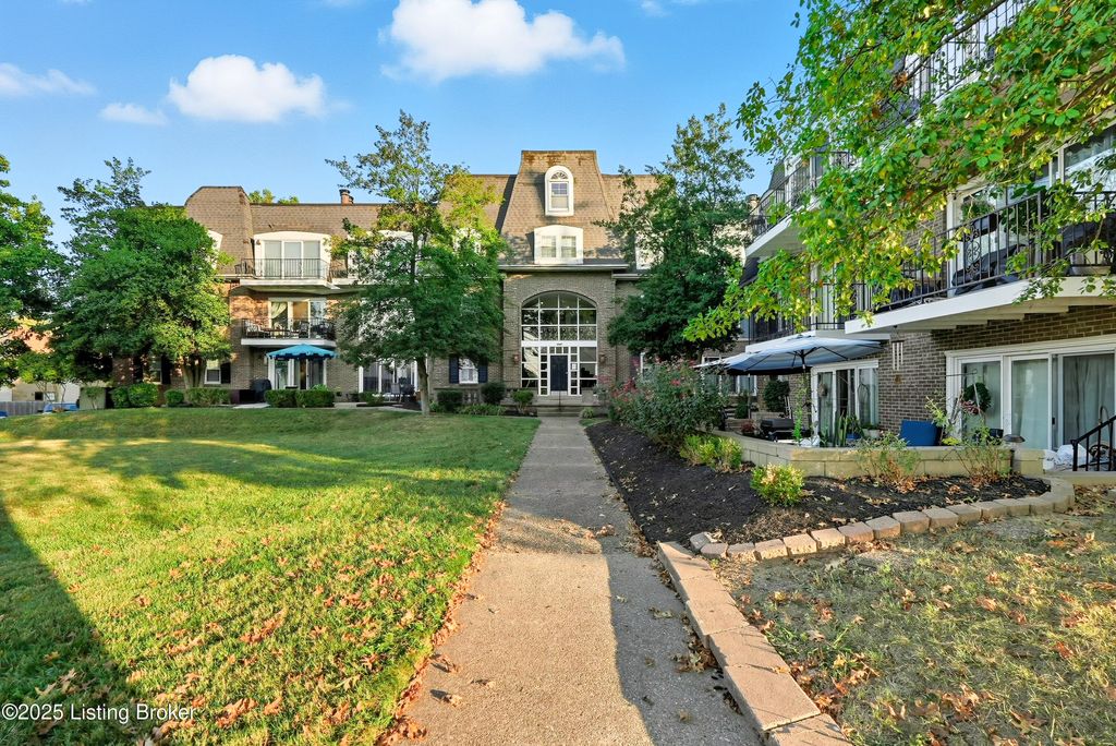 Photo of 2845 Hikes Ln #305, Louisville, KY 40218 (MLS # 1706281)