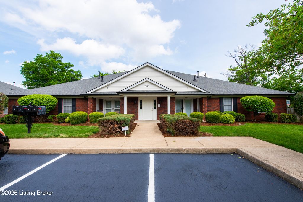 Photo of 7501 Judy Ave #UNIT 4, Louisville, KY 40214 (MLS # 1716053)