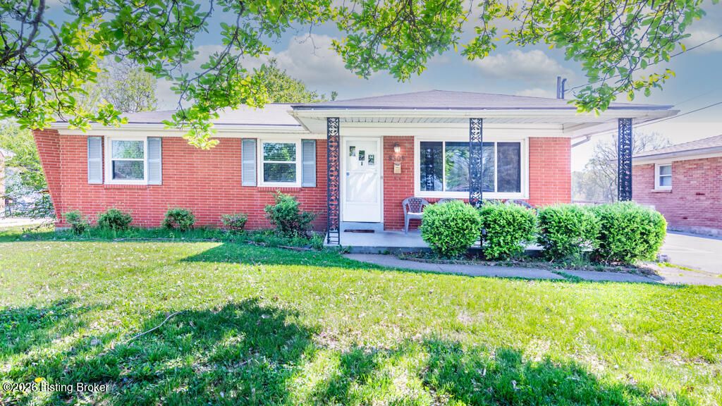 Photo of 8309 Aspen Ave, Louisville, KY 40258 (MLS # 1713915)