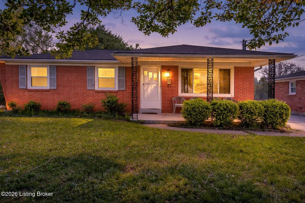 Photo of 8309 Aspen Ave, Louisville, KY 40258 (MLS # 1713915)