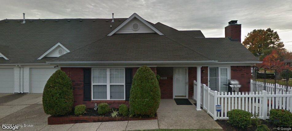 Photo of 7813 Foxlair Way, Louisville, KY 40220 (MLS # 1727955)
