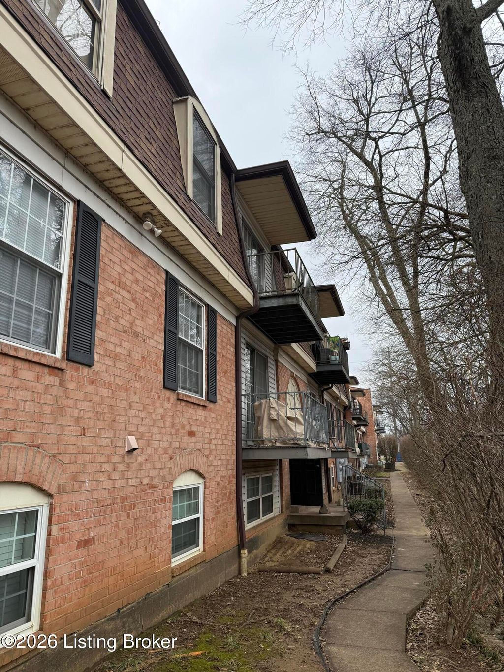 Photo of 303 Chanel Ct Ct #APT 7, Louisville, KY 40218 (MLS # 1706586)