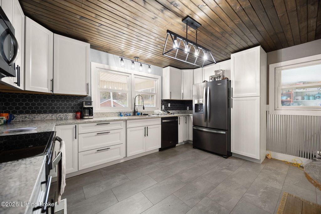 Photo of 503 N Main St, Brownsville, KY 42210 (MLS # 1711197)