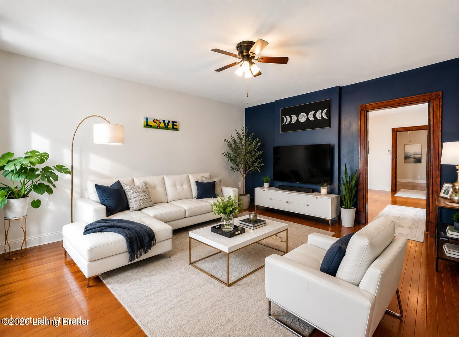 921 Mary St