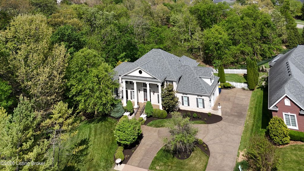 Photo of 18901 Ridgeleigh Ln, Louisville, KY 40245 (MLS # 1715484)