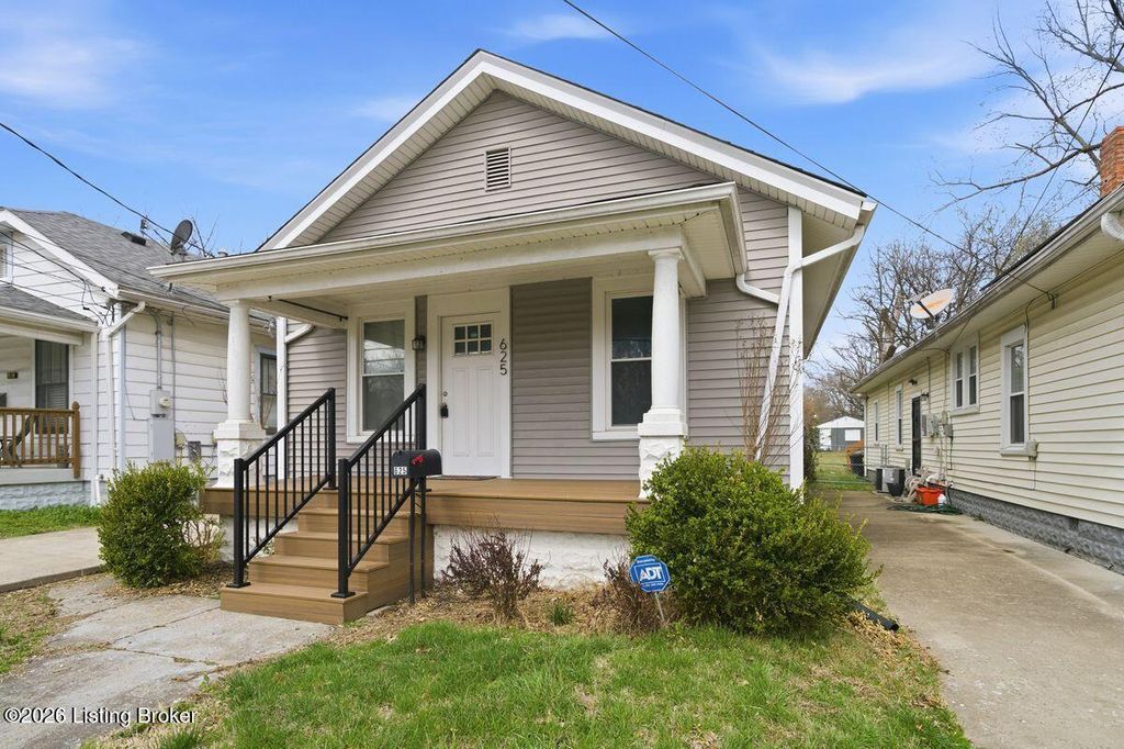 Photo of 625 Rawlings St, Louisville, KY 40217 (MLS # 1711610)