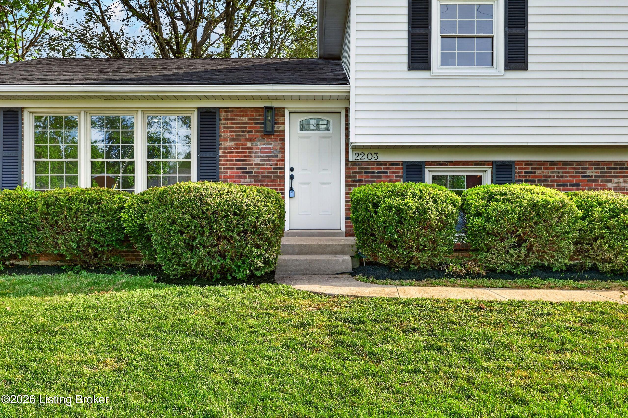 2203 Steeplechase Dr