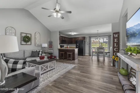 392 Gentry Ln, Mt Washington, KY 40047 - #: 1698937