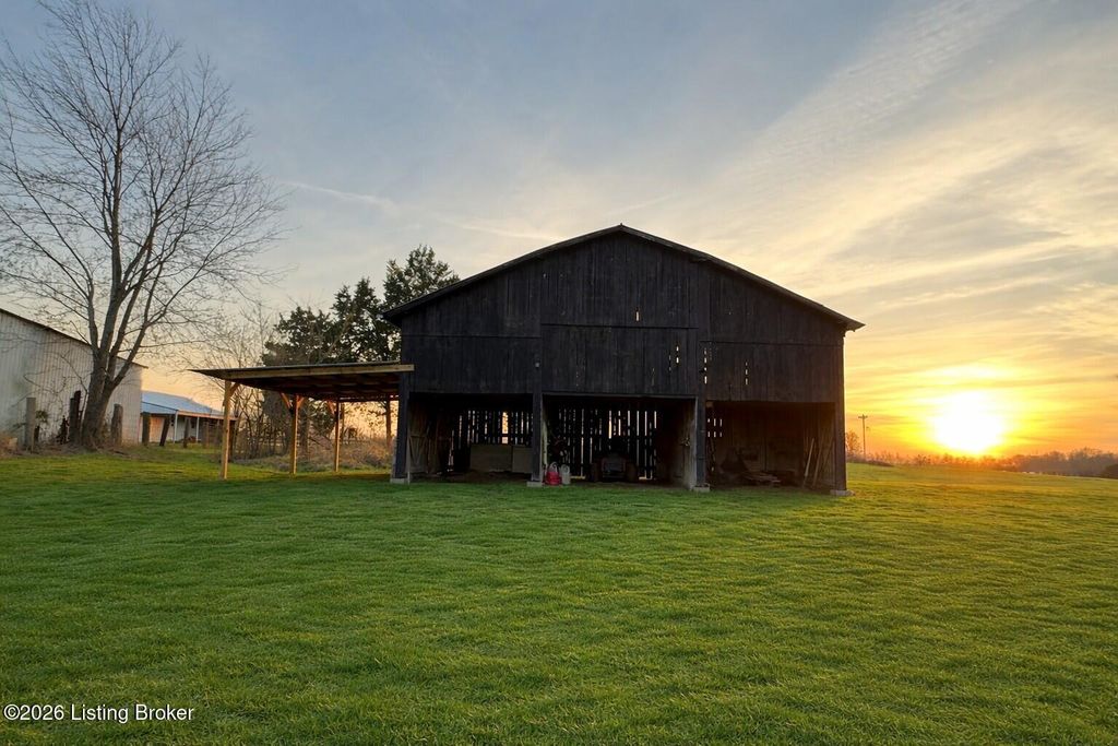 Photo of 926 Salem Church Rd, Bee Spring, KY 42207 (MLS # 1712172)