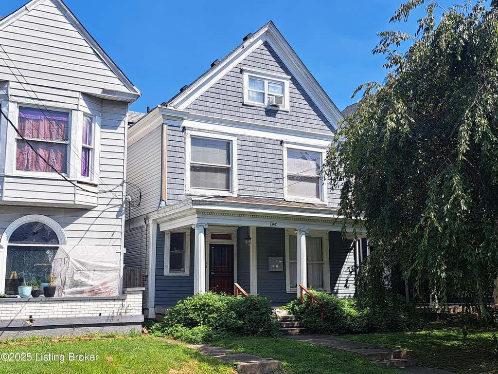 Photo of 1347 S Floyd St, Louisville, KY 40208 (MLS # 1724706)