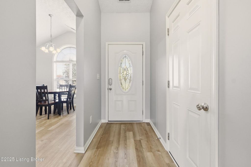 Photo of 1211 Royal Ave, La Grange, KY 40031 (MLS # 1703409)