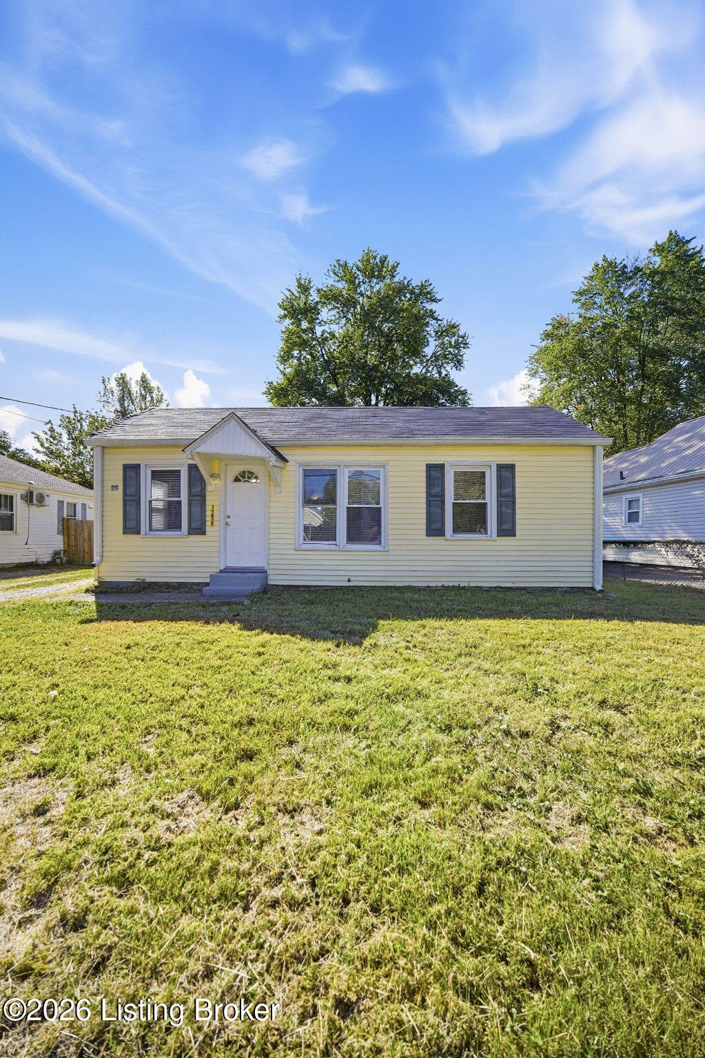 Photo of 1256 Vim Dr, Louisville, KY 40213 (MLS # 1731234)
