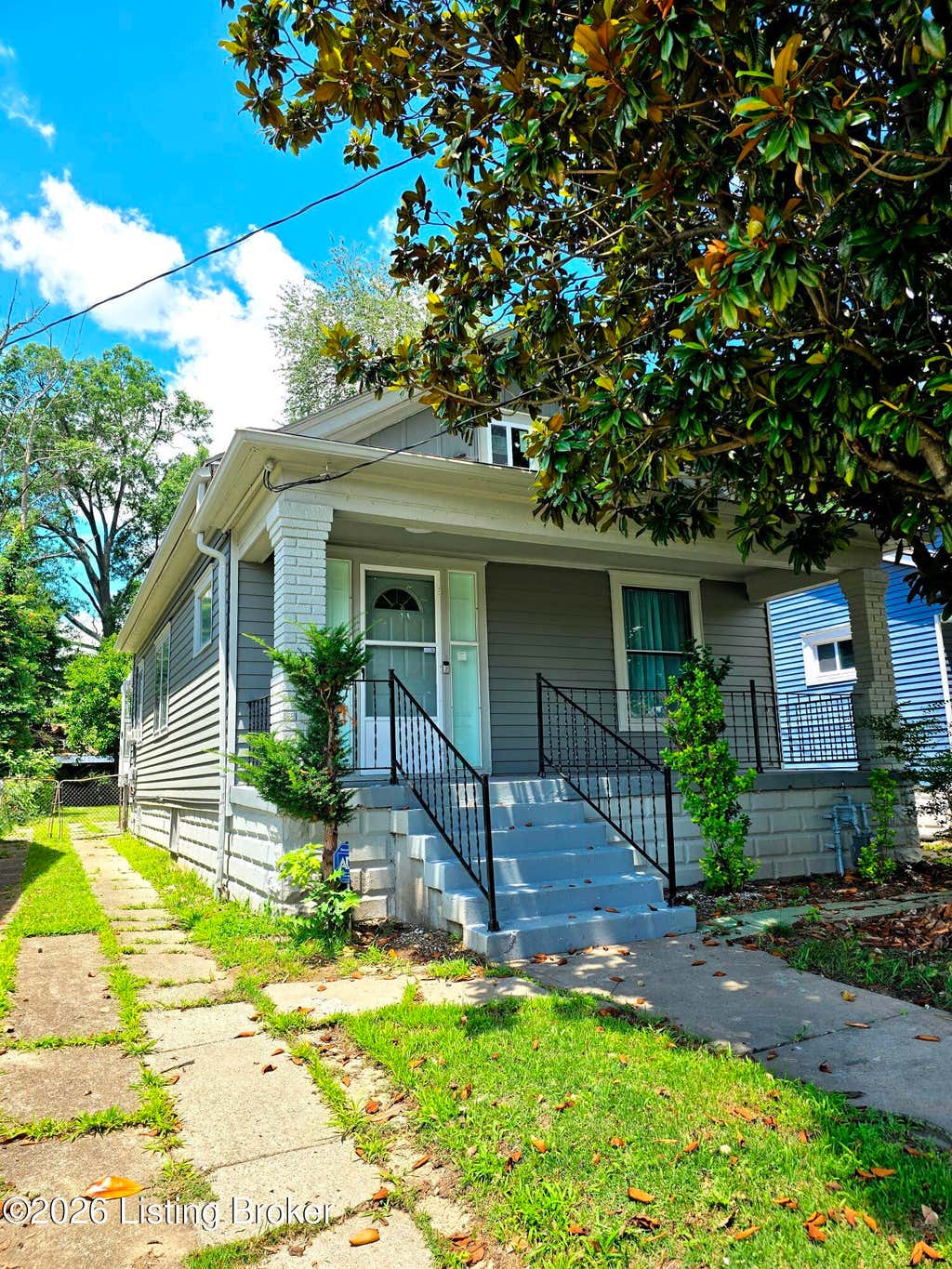 Photo of 822 S 42nd St, Louisville, KY 40211 (MLS # 1720990)