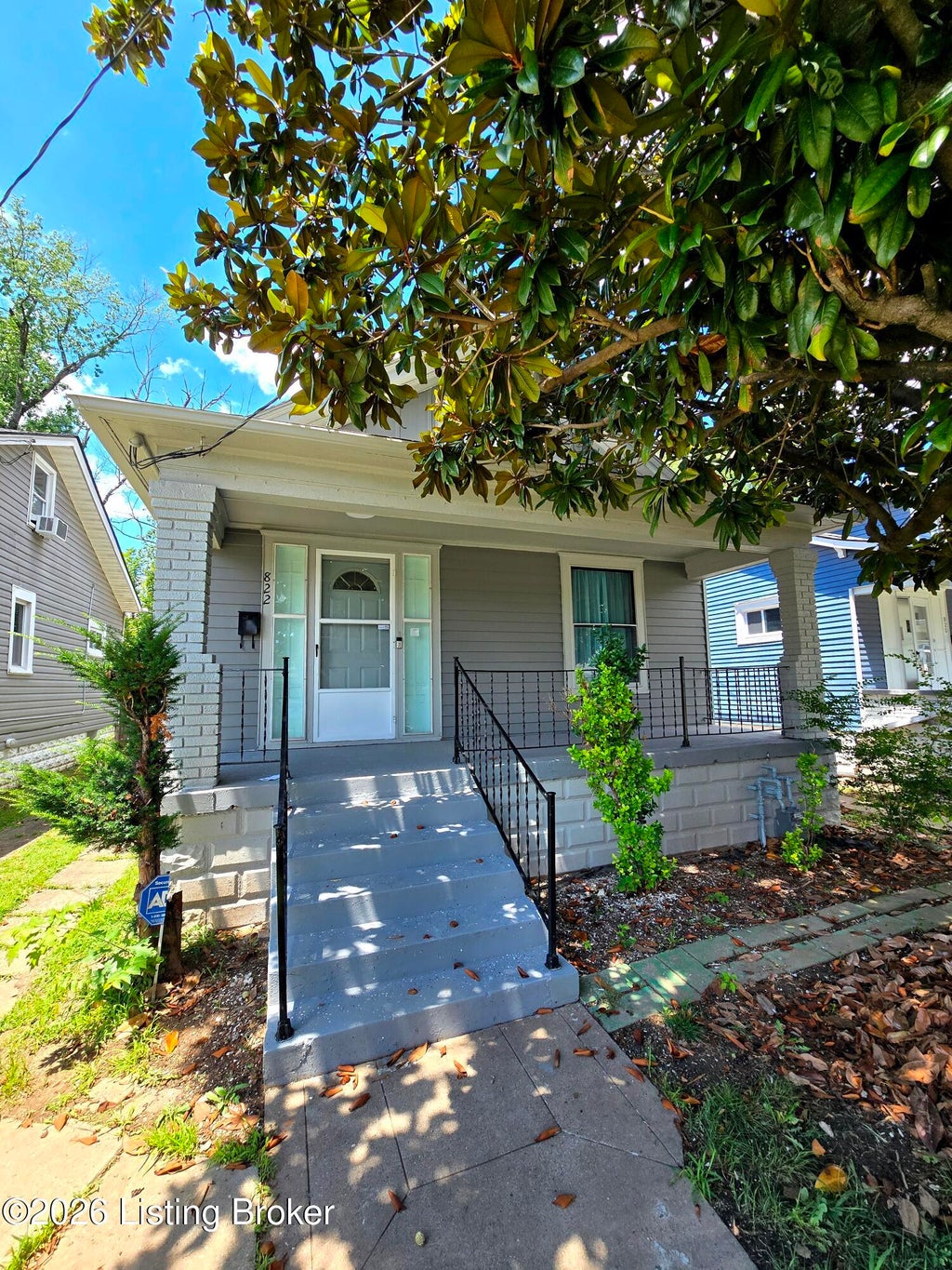 Photo of 822 S 42nd St, Louisville, KY 40211 (MLS # 1720990)