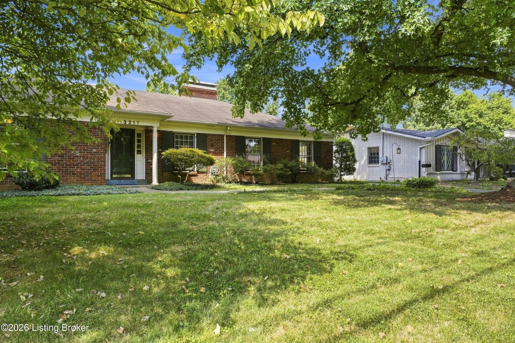 Photo of 3217 Dundee Rd, Louisville, KY 40205 (MLS # 1728314)