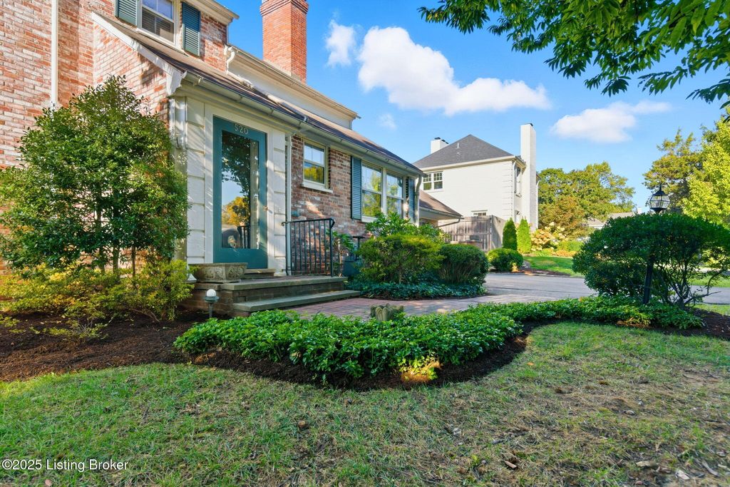 Photo of 520 Garden Dr, Louisville, KY 40206 (MLS # 1704827)