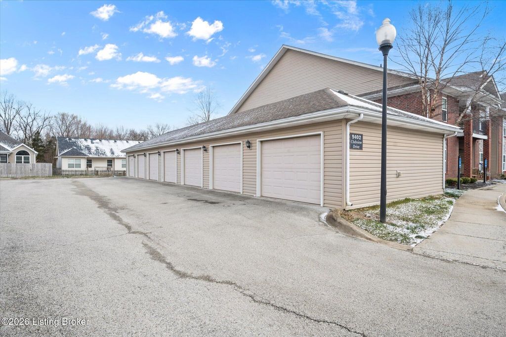 Photo of 9402 Clubview Dr, Louisville, KY 40291 (MLS # 1711902)