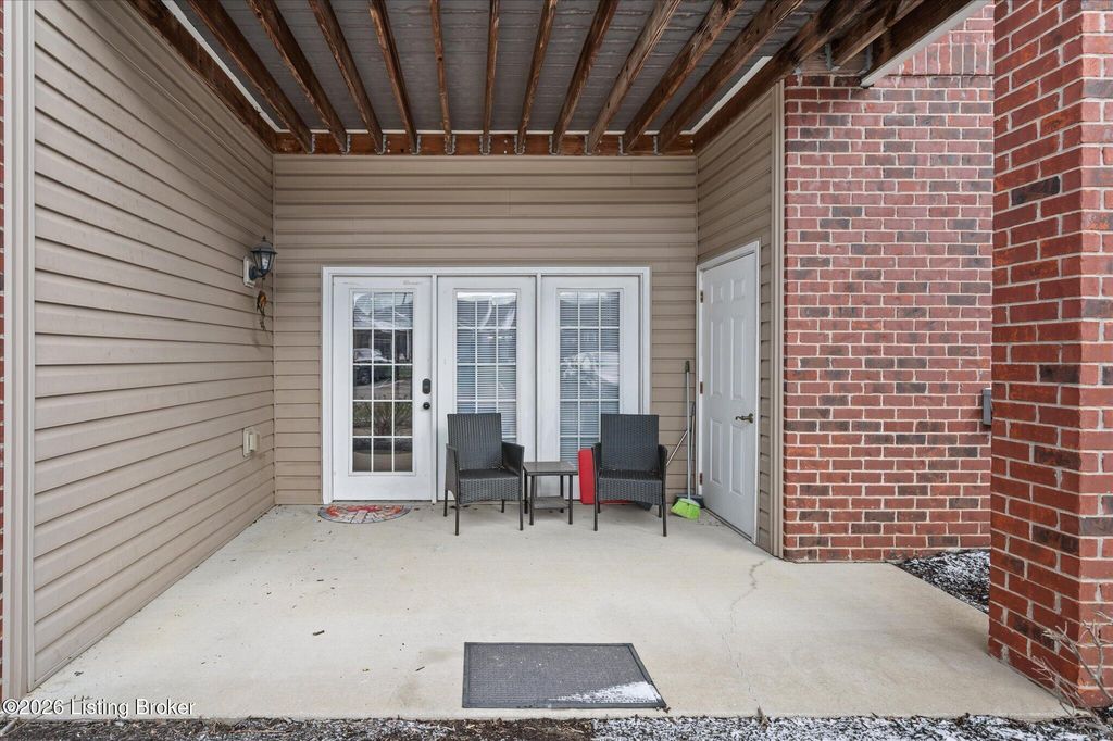 Photo of 9402 Clubview Dr, Louisville, KY 40291 (MLS # 1711902)