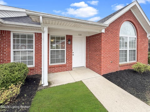 Condo For Sale - 121 Woodlake Ct<br/> Mt Washington, KY 40047