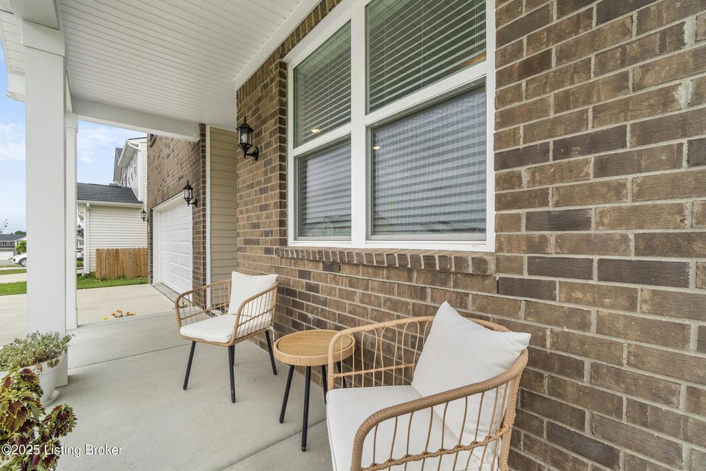 Photo of 5003 Aiken Back Ln, La Grange, KY 40031 (MLS # 1696028)