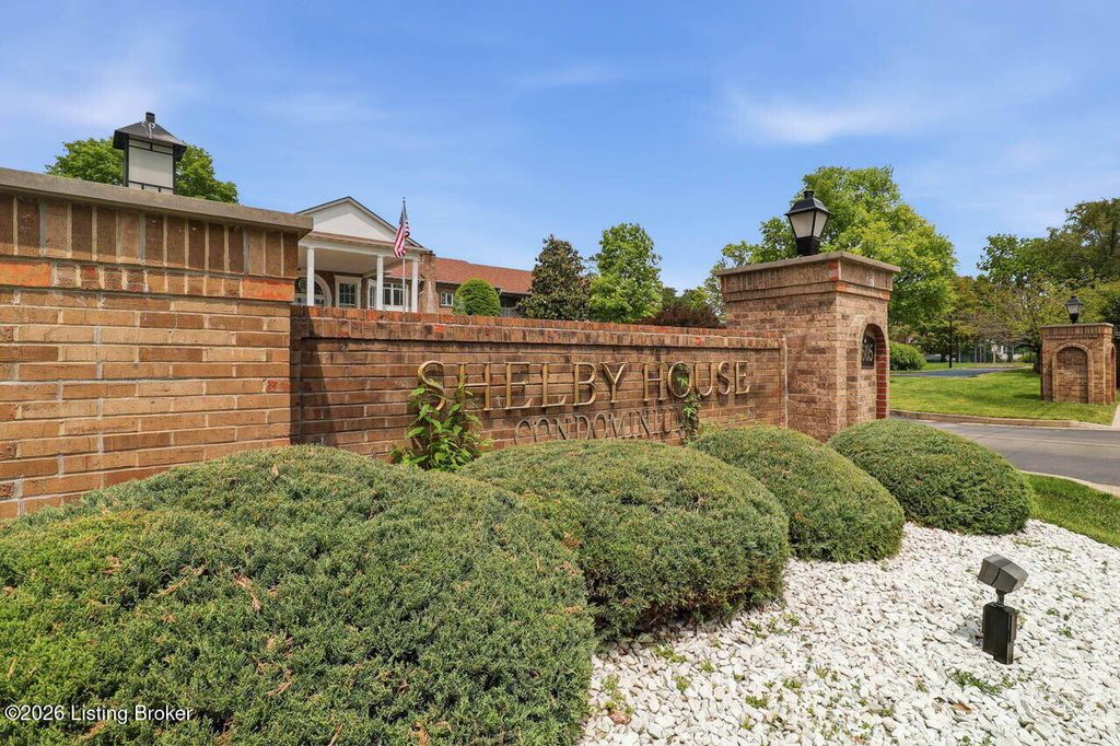 Photo of 8605 Shelbyville Rd #125, Louisville, KY 40222 (MLS # 1718224)