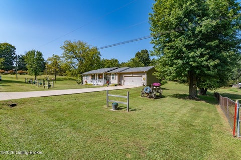 Tiny photo for 900 Hickory Dr, Vine Grove, KY 40175 (MLS # 1729803)