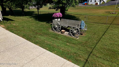 Tiny photo for 900 Hickory Dr, Vine Grove, KY 40175 (MLS # 1729803)