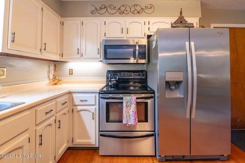 Tiny photo for 900 Hickory Dr, Vine Grove, KY 40175 (MLS # 1729803)