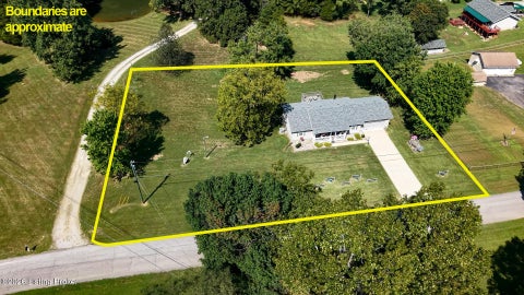 Tiny photo for 900 Hickory Dr, Vine Grove, KY 40175 (MLS # 1729803)